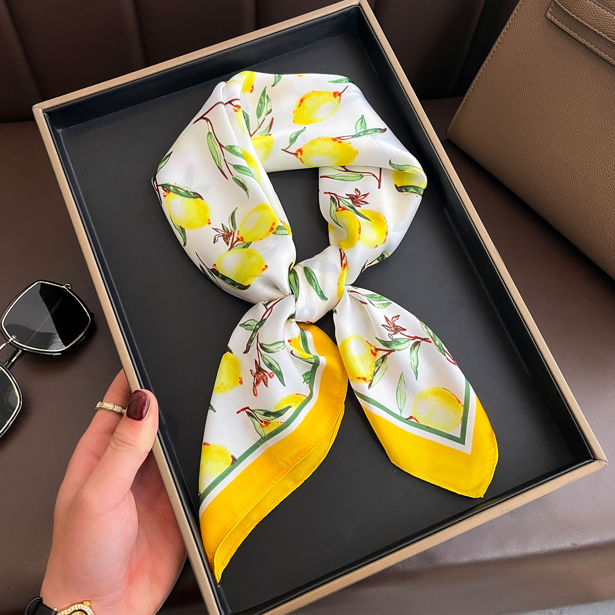 2025 New Yellow Lemon Print Sq - Scarf Silk Neck บทวิจารณ์และราคา